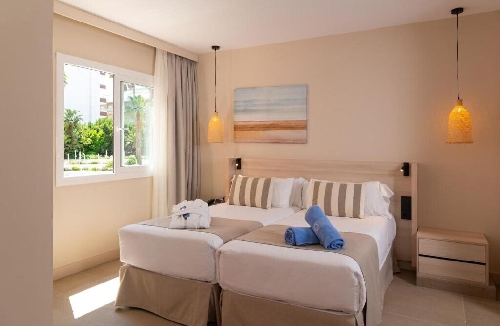 Фото Aqua Hotel The Breeze (Adults Only 18+) 4*