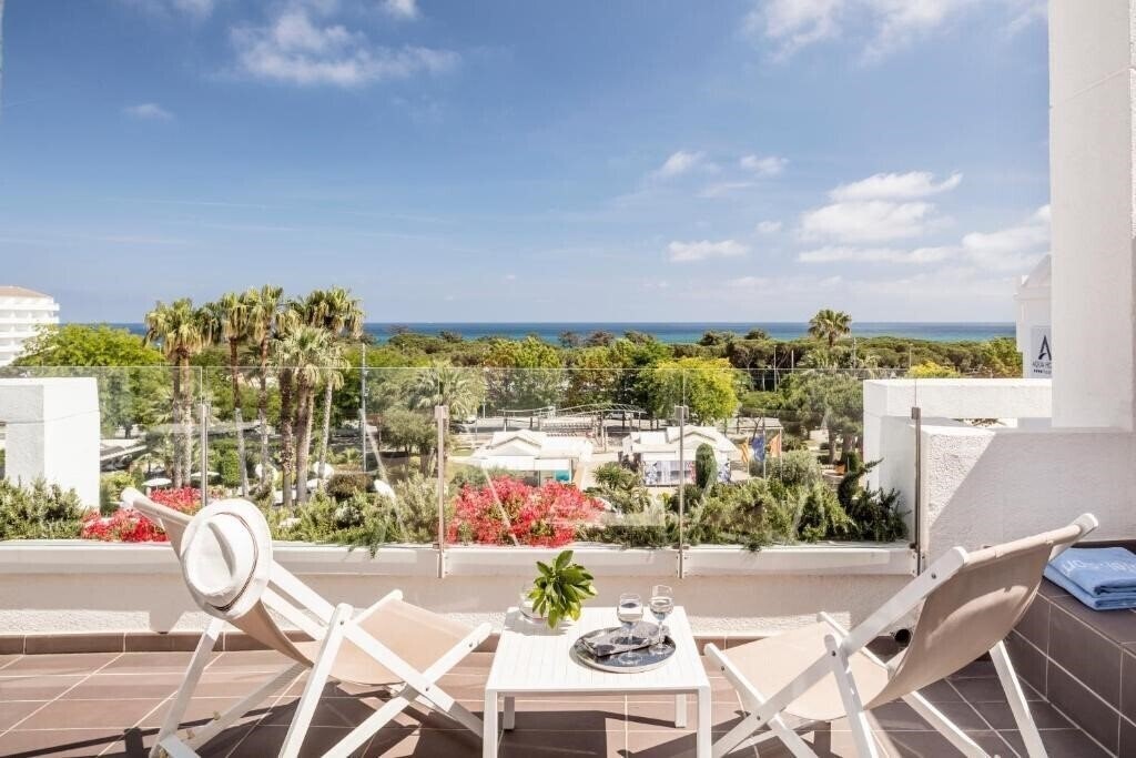 Готель Aqua Hotel Aquamarina 4*