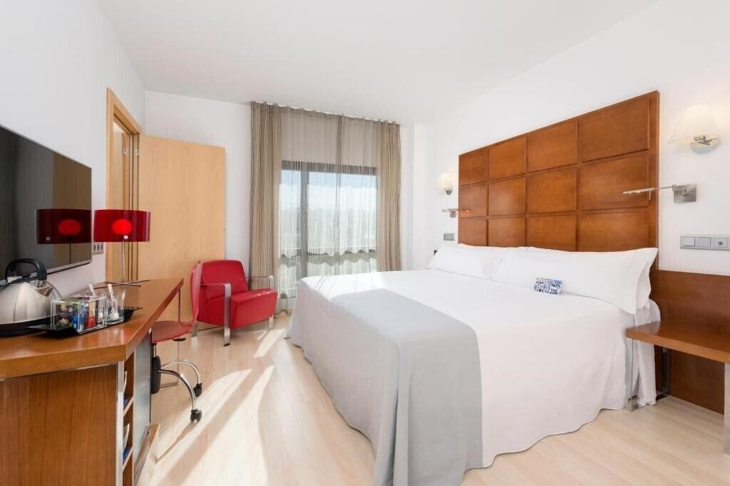 Готель Tryp Zaragoza Hotel 4*