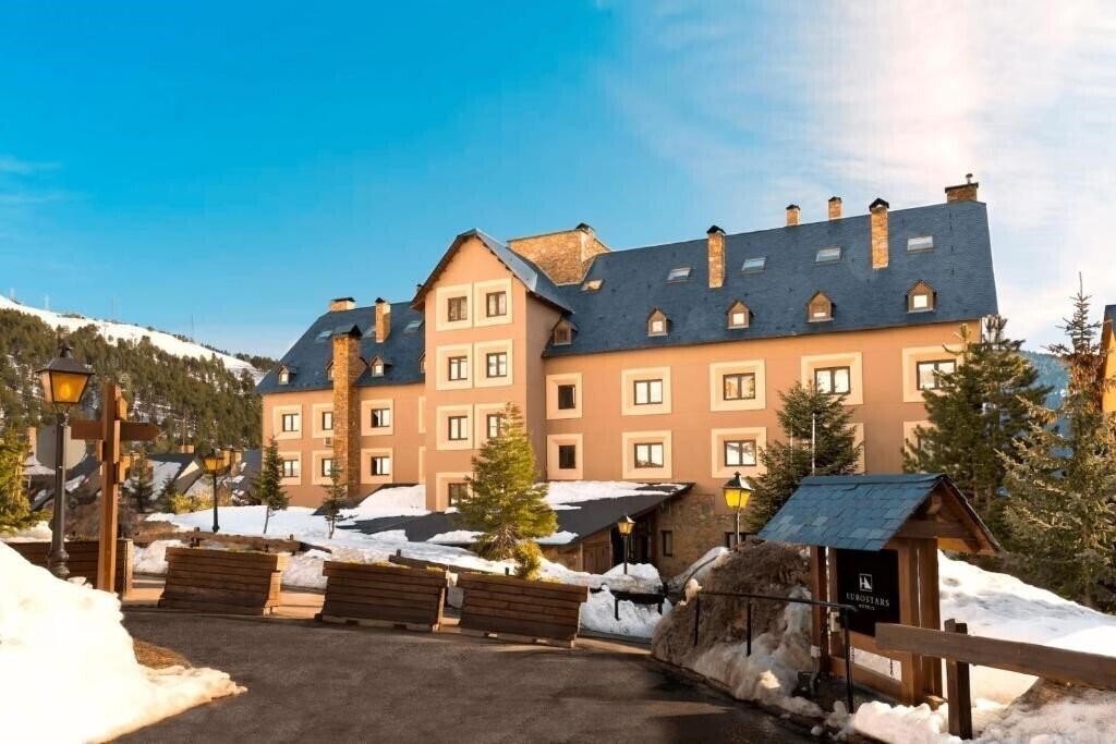 Готель Eurostars Royal Tanau 5*