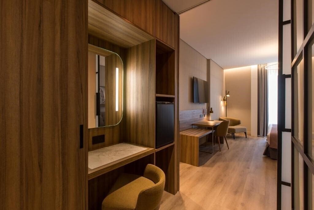 Фото Giralda 4*