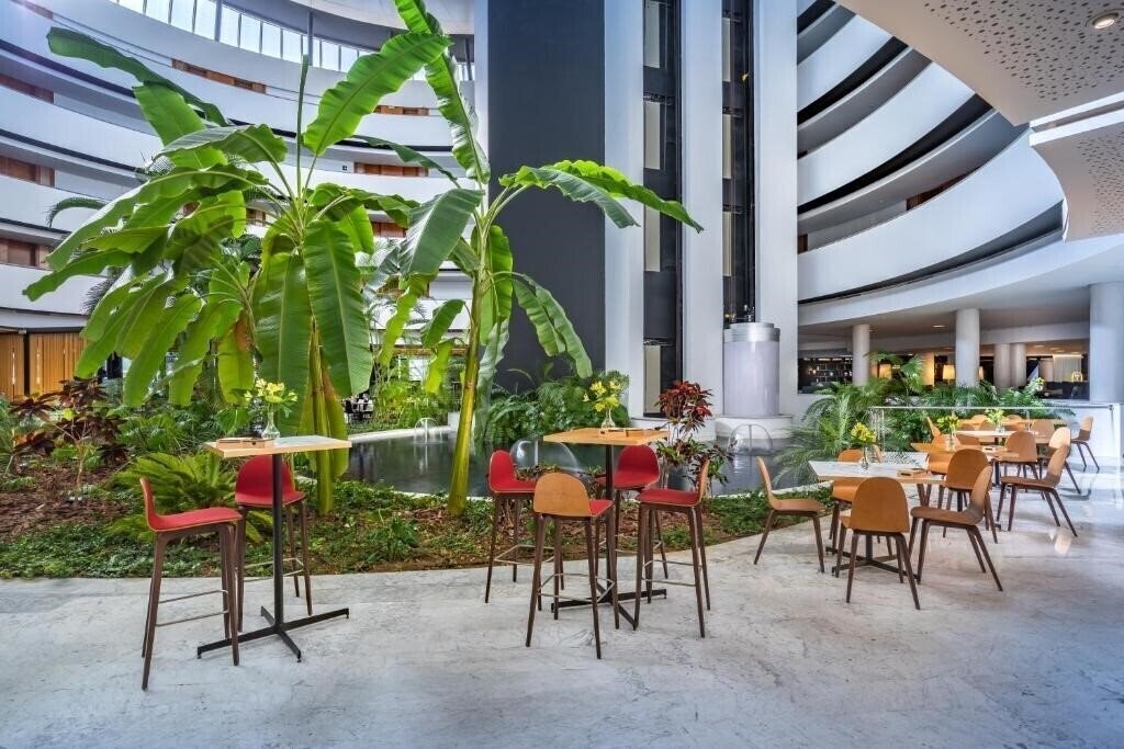 Фото Barcelo Renacimiento 5*