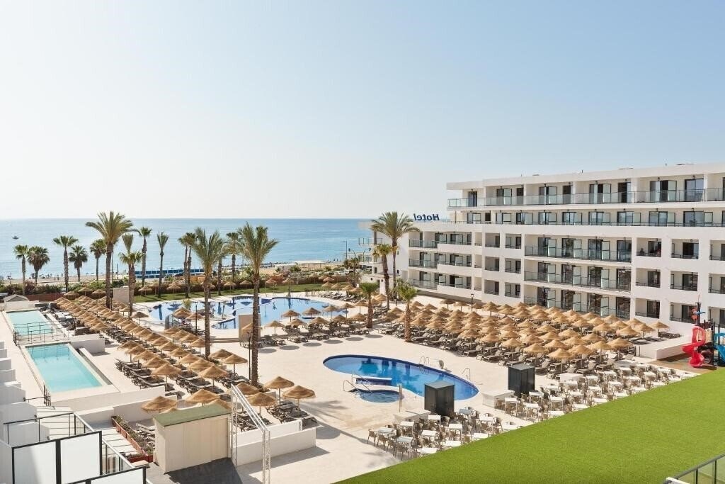 Отель Best Oasis Tropical 4*