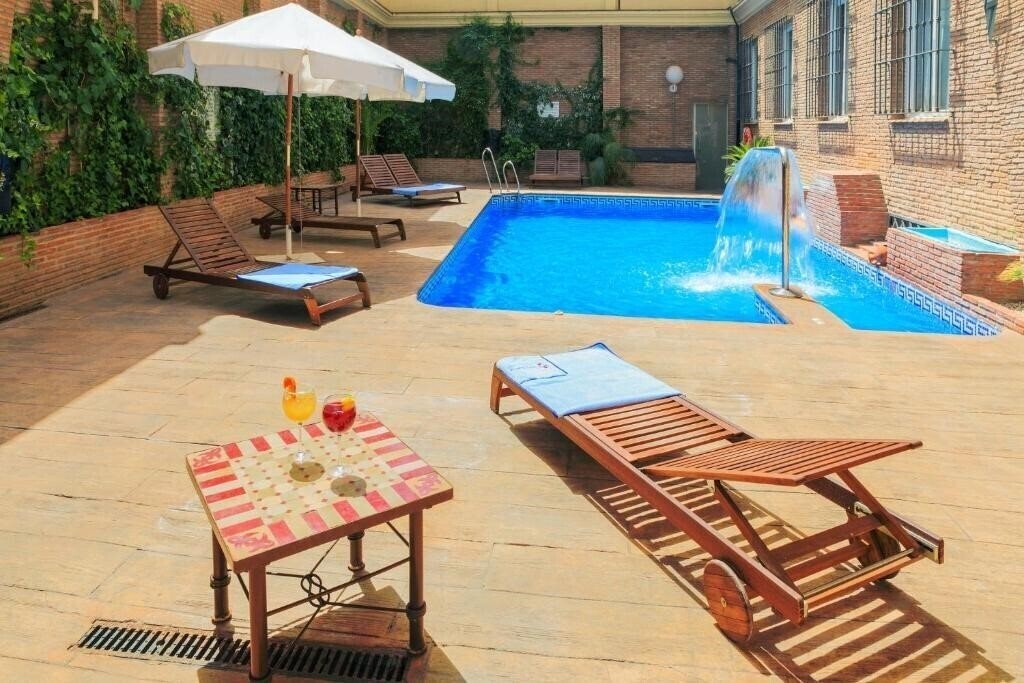 Отель Bellavista Sevilla 4*