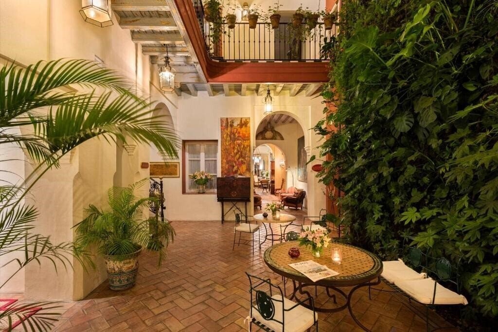 Отель Las Casas de El Arenal 4*