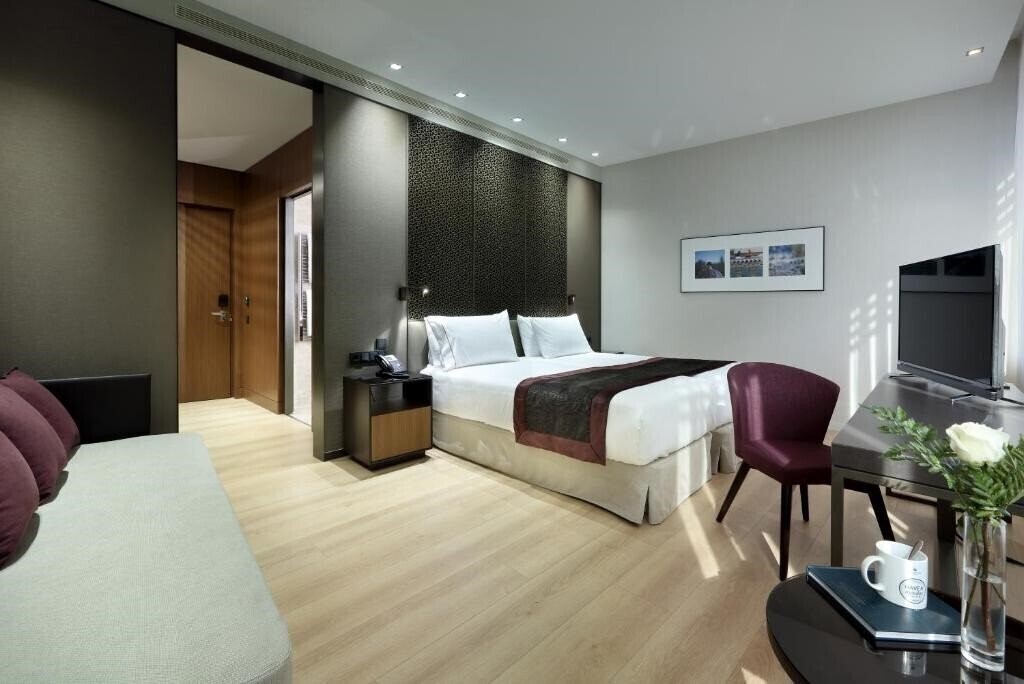 Фото Eurostars Torre Sevilla 5*