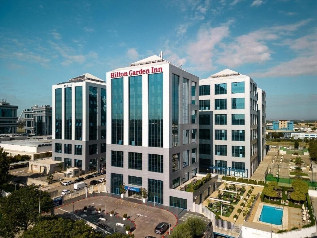 Готель Hilton Garden Inn Sevilla 4*