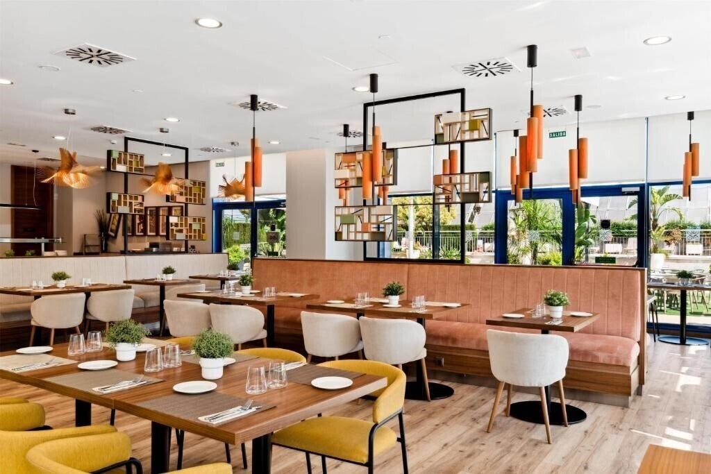 Зображення Hilton Garden Inn Sevilla 4*