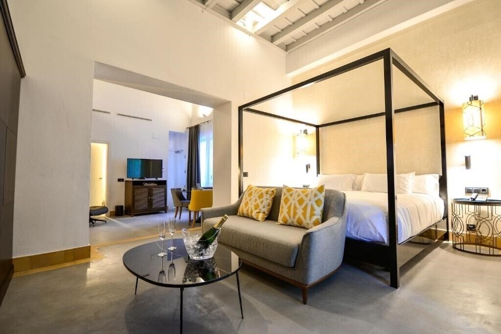 Отель Legado Alcazar Hotel 4*