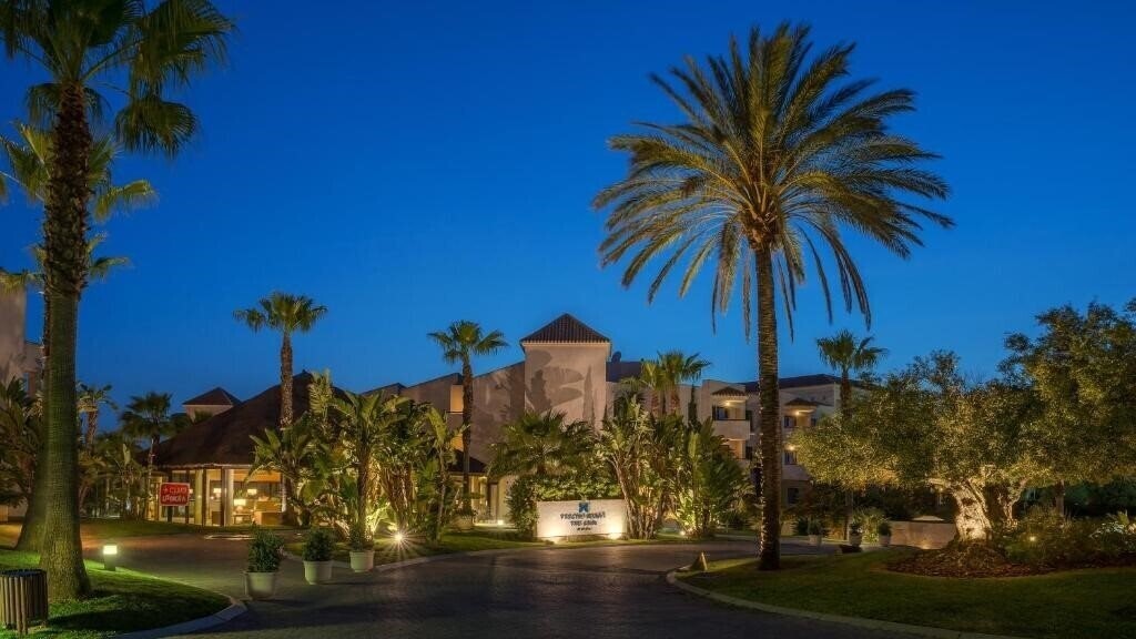 Отель Precise Resort El Rompido - The Club 4*