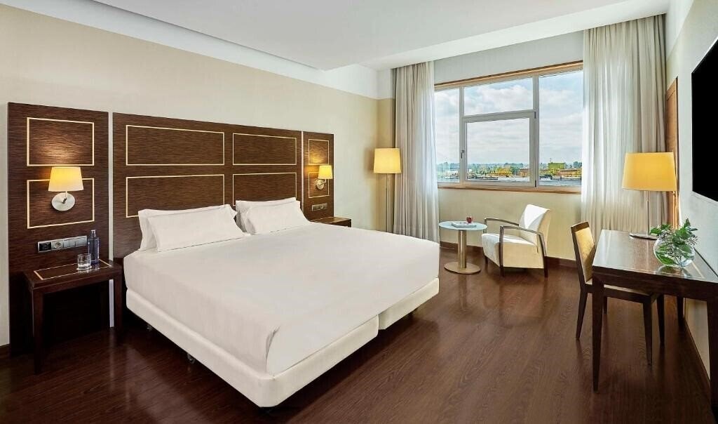 Отель Nh Gran Hotel Casino Extremadura 5*