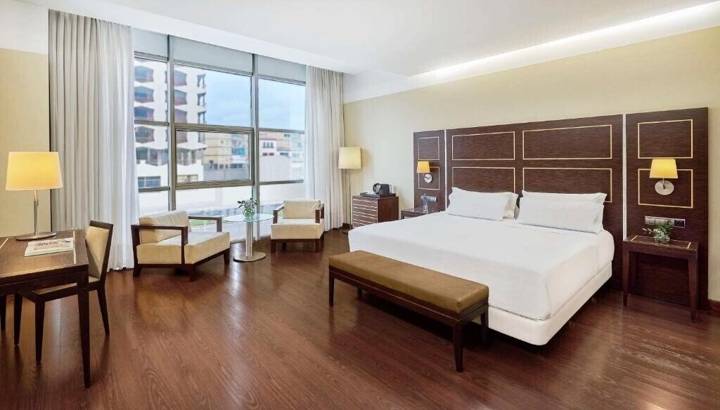 Фото Nh Gran Hotel Casino Extremadura 5*