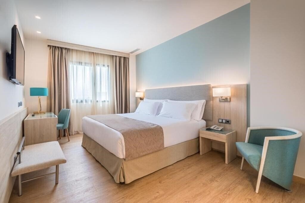 Фото Occidental Sevilla Viapol 4*