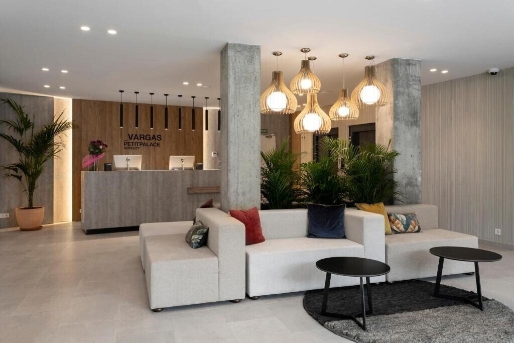 Изображение Petit Palace Vargas 2*