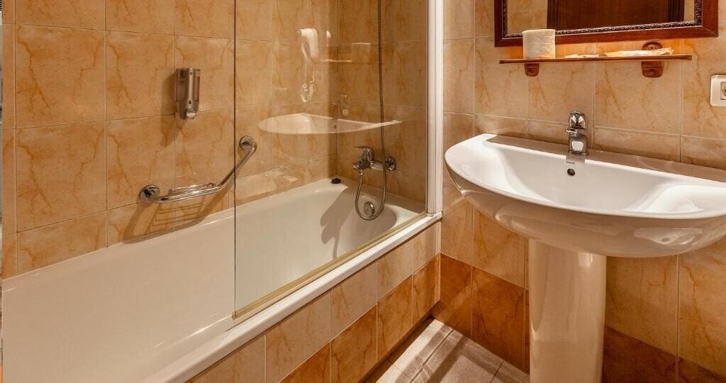 Фотография Apartamentos Bib Rambla 2*