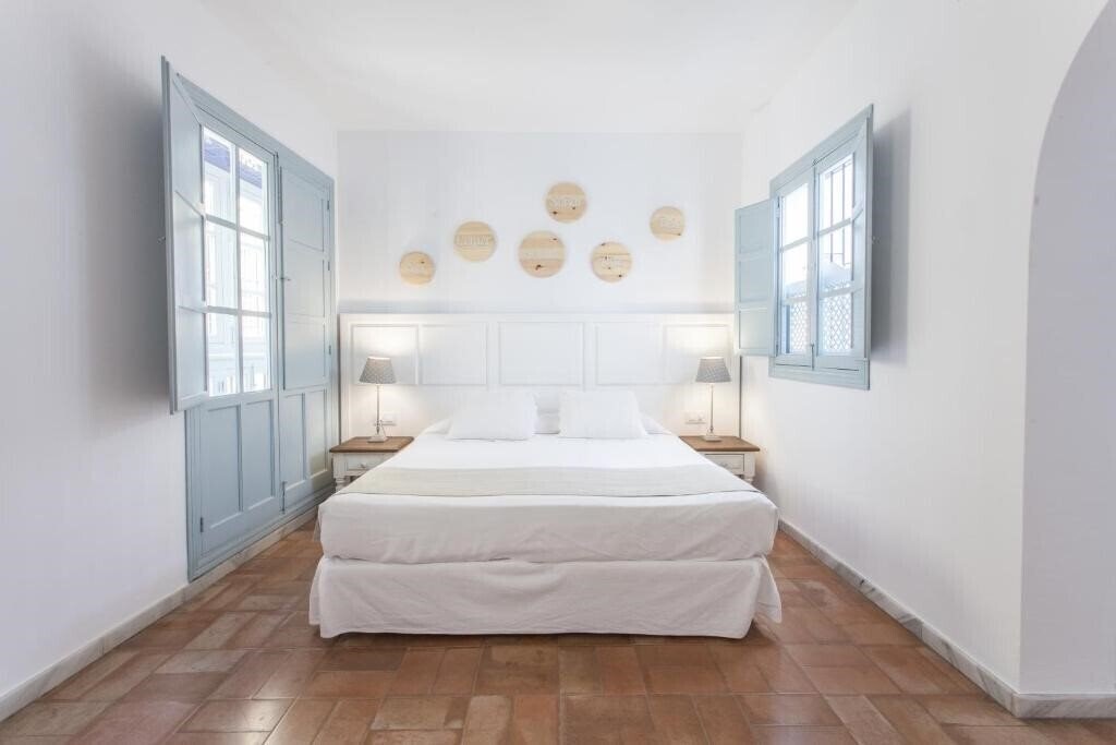 Готель Apartamentos Suites Santa Cruz 3*