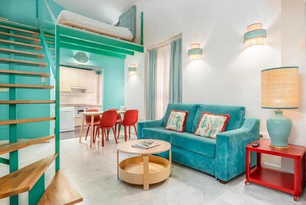 Отель Smartr Sevilla Las Dueñas 3*