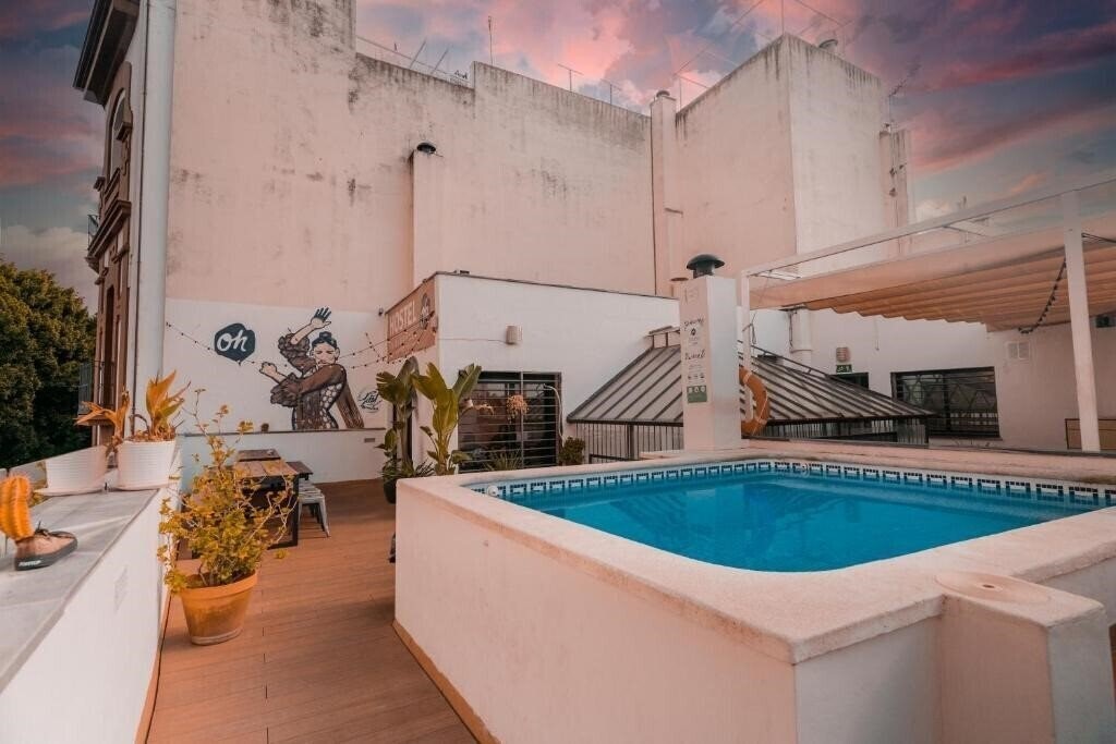 Фотографія Oasis Backpackers Hostel Sevilla 2*