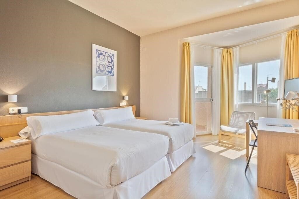 Изображение Hotel TRH La Motilla Business & Cultural 4*