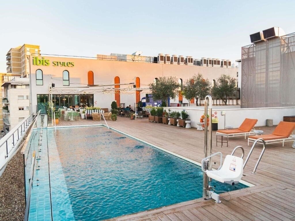 Готель Ibis Styles Sevilla City Santa Justa 3*