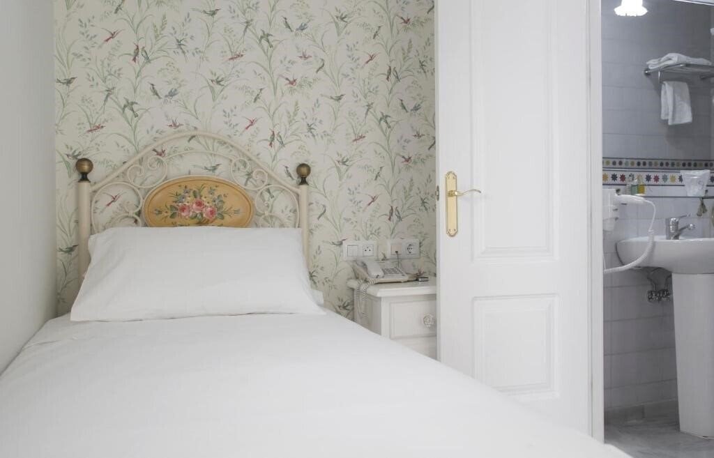 Зображення Basic Hotel Puerta de Sevilla 1*