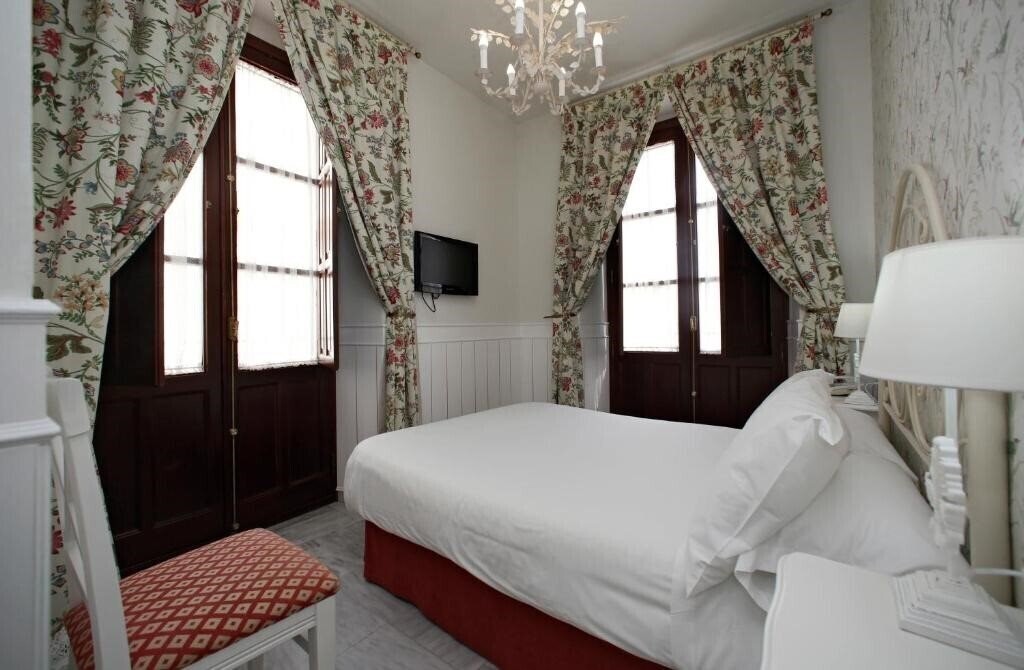 Фото Basic Hotel Puerta de Sevilla 1*