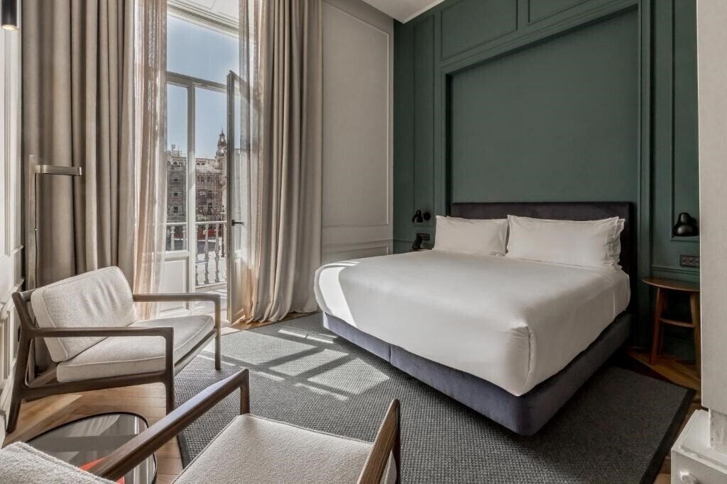 Отель Mercer Plaza Sevilla 5*