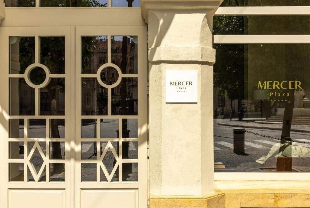 Фото Mercer Plaza Sevilla 5*
