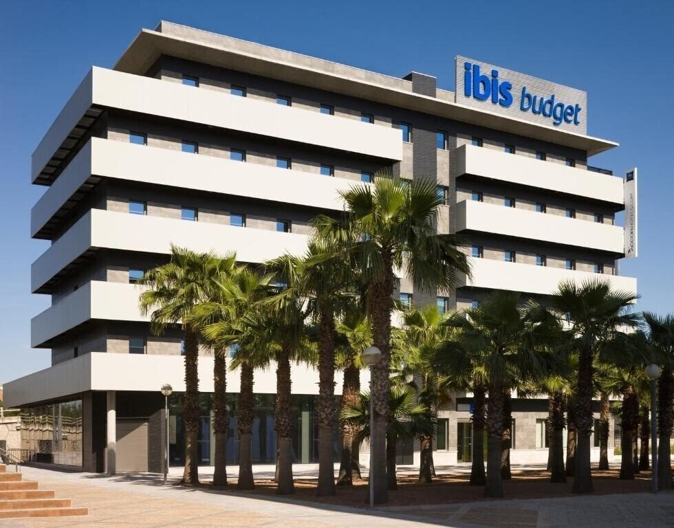 Готель Ibis Budget Sevilla Aeropuerto 2*