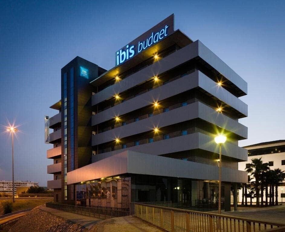 Фото Ibis Budget Sevilla Aeropuerto 2*