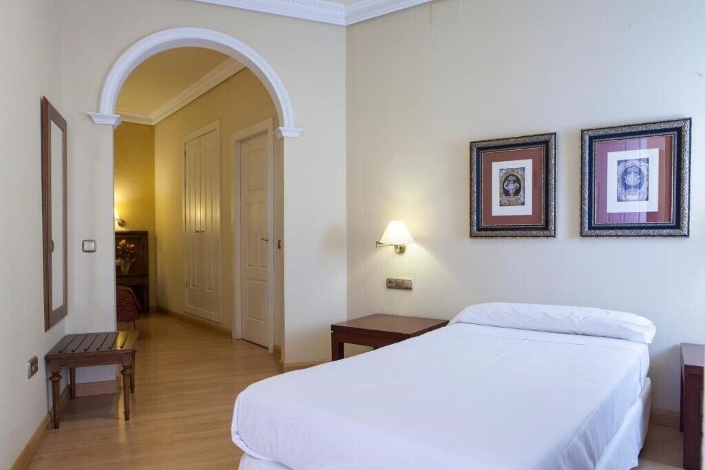 Фото Cervantes 4*