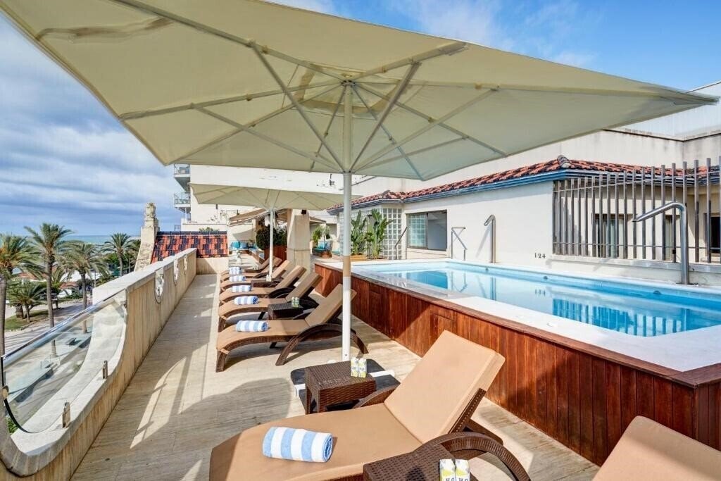 Отель Sercotel Kalma Sitges 4*