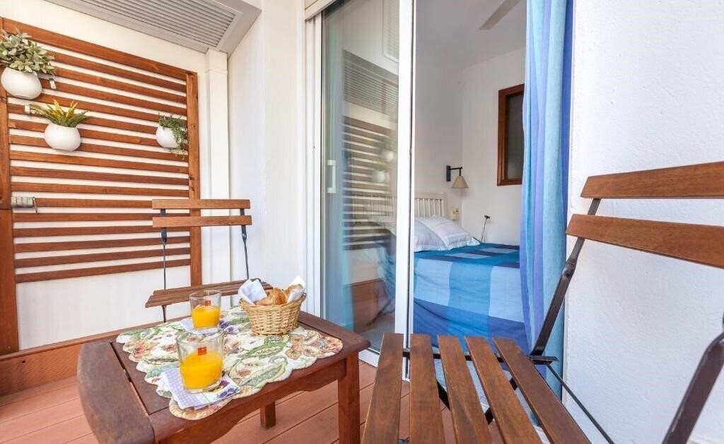 Отель Hola Sitges Apartments 3*