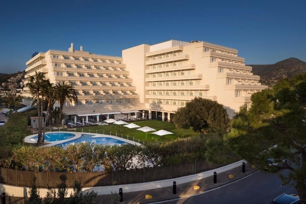 Отель Melia Gran Sitges 4*