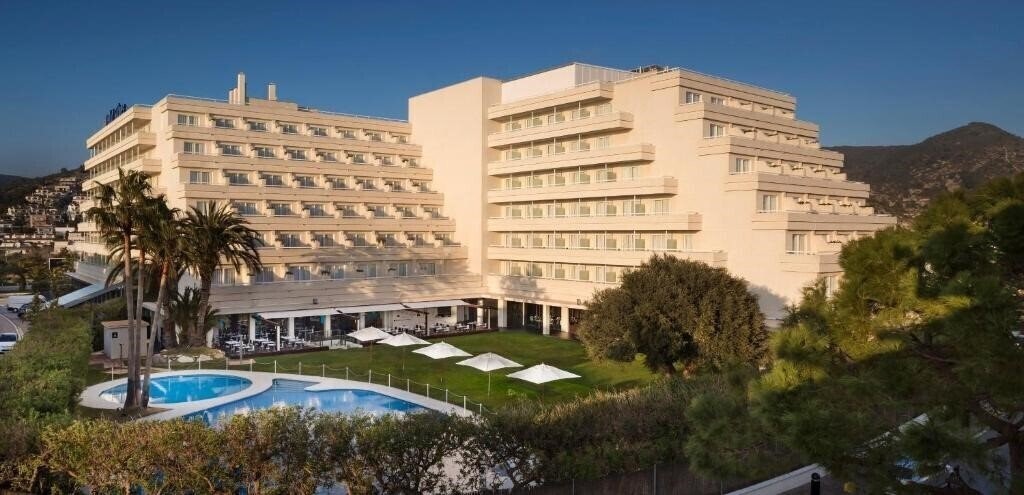 Готель Melia Sitges 4*