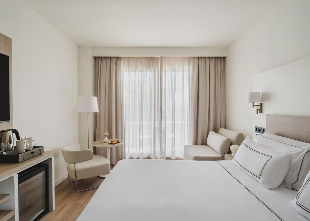 Картинка Melia Sitges 4*