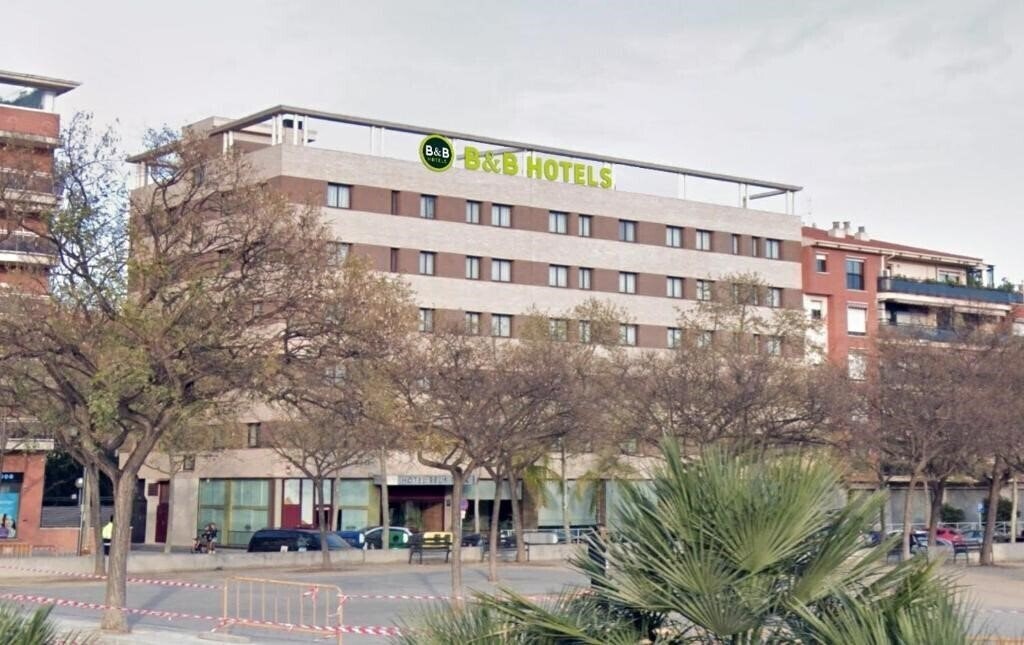 Отель Hotel Reus Park 3*