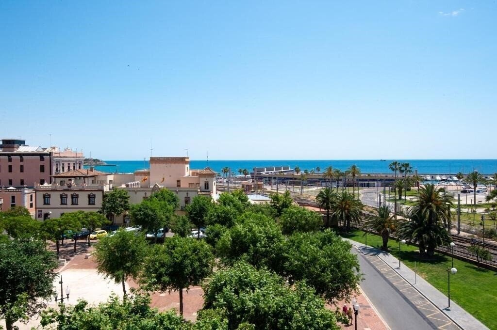 Фотография Port Plaza Apartments 3*