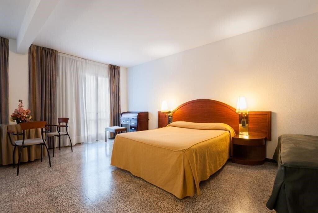 Картинка Hotel Gaudi Reus 3*