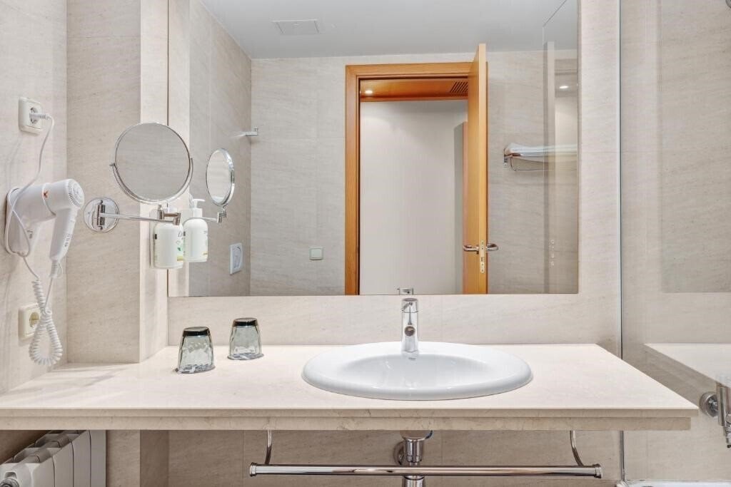 Фотография B&B Hotel Tarragona Valls 3*