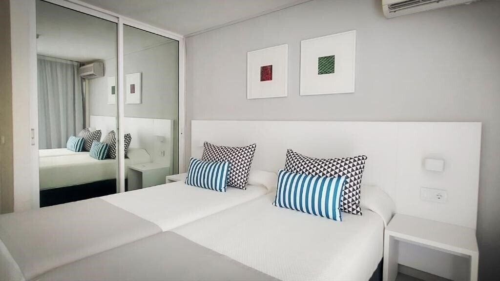 Фото Blue Sea Lagos De Cesar 4*