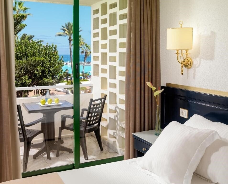 Отель H10 Tenerife Playa 4*