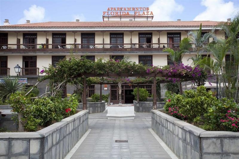 Отель Be Smart Florida Plaza Apts апартаменты