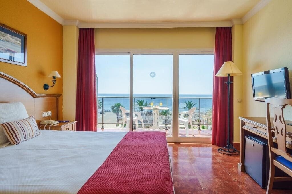 Фото Hotel Isabel 4*