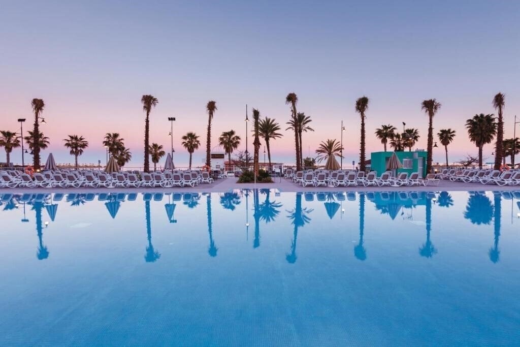 Готель Riu Costa del Sol 4*