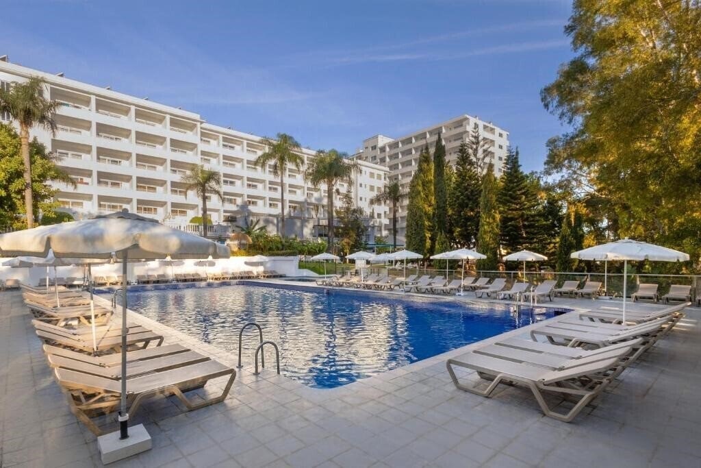 Отель Aluasun Costa Park 4*