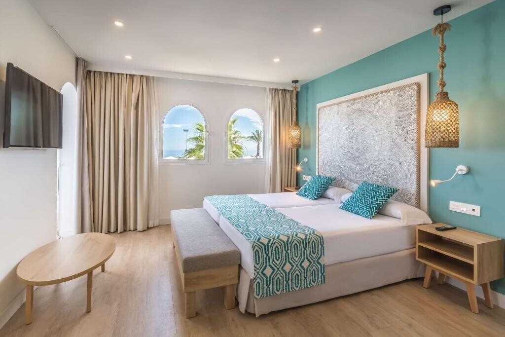 Фотографія Occidental Torremolinos Playa 4*