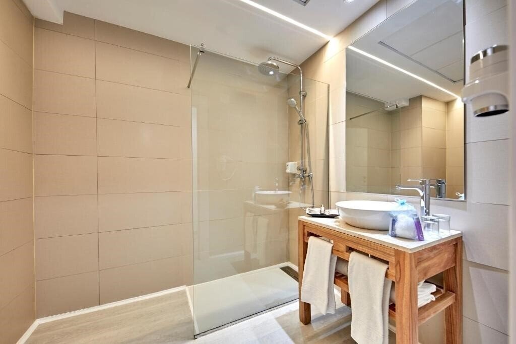 Готель Ibersol Torremolinos Beach 4*