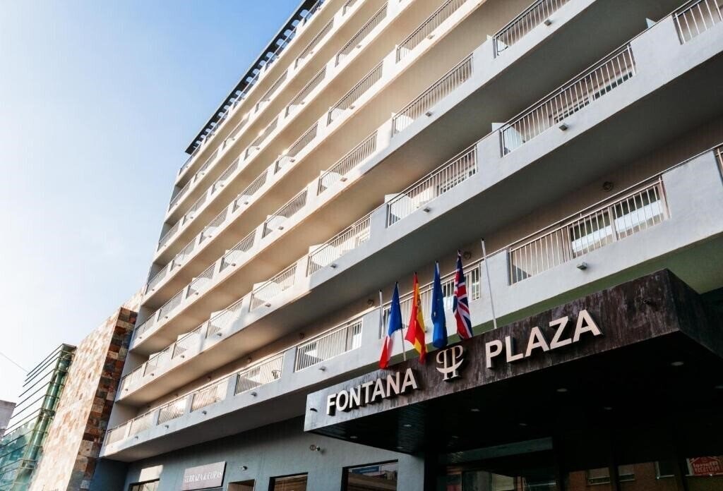Готель Fontana Plaza 3*