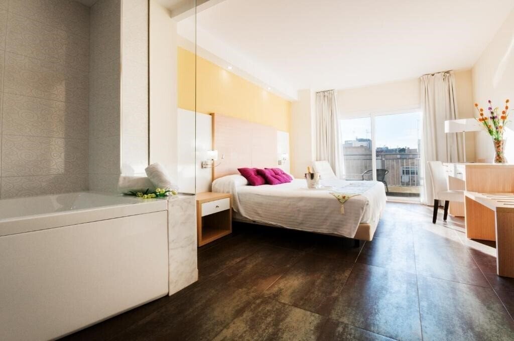 Фото Fontana Plaza 3*